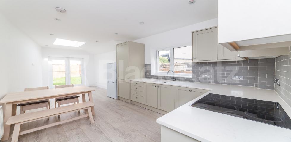 			New Instruction! Garden flat, 3 Bedroom, 1 bath, 1 reception Ground Floor Flat			 Imperial Road , Bounds Green / Wood Green